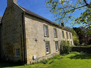 A good sized Cotswold stone property, with 10 large rectangular windows.